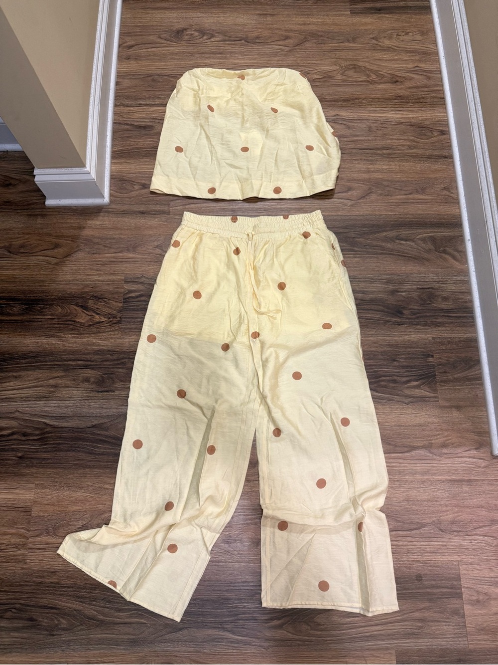entro Yellow Polka Dot Wide-Leg Two-Piece Set